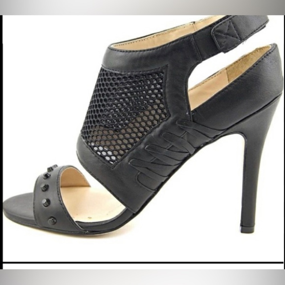 Nicole Miller Artelier Addison black heels 10
